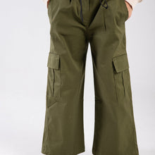 Load image into Gallery viewer, LooseTrek Cargo Pants - Olive green