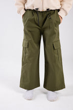 Load image into Gallery viewer, LooseTrek Cargo Pants - Olive green
